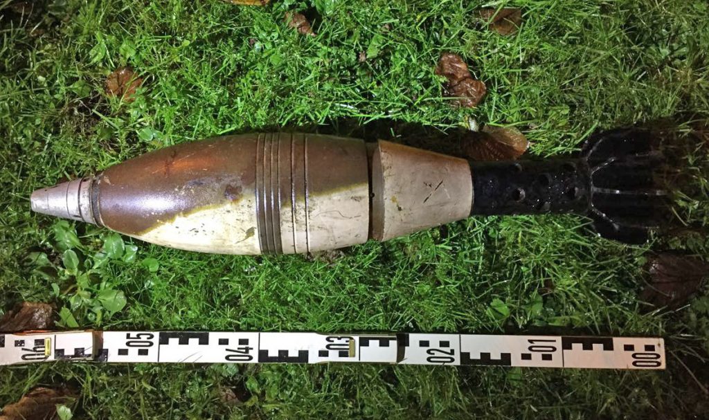 Mann erscheint mit vermeintlicher „Bombe“ bei Polizei