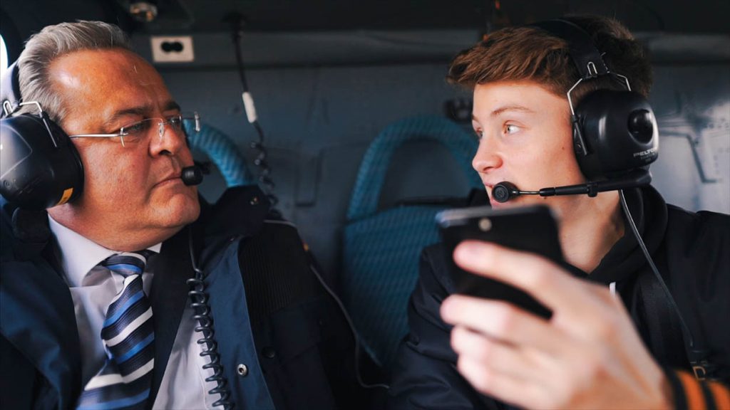 Nachwuchswerbung: YouTuber zu Besuch bei der Bundespolizei