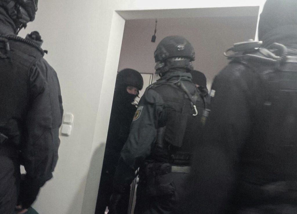 Bundespolizei zerschlägt Bande von „LKW-Schleusern“