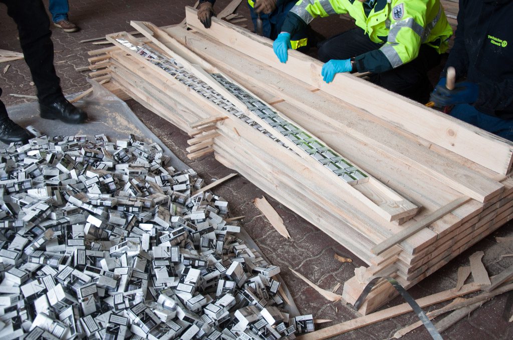 Lager ausgehoben: Über 2,5 Millionen unversteuerte Zigaretten sichergestellt